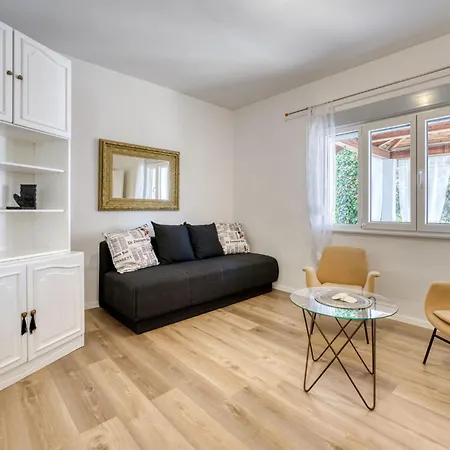 Nika By Interhome Icici