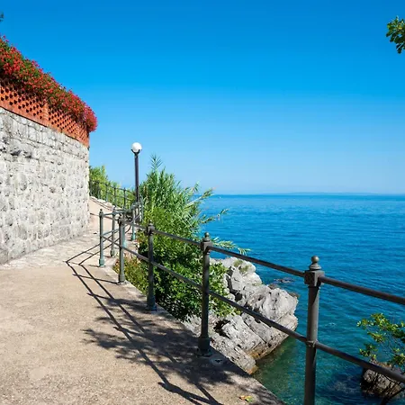 Lägenhet Nika By Interhome